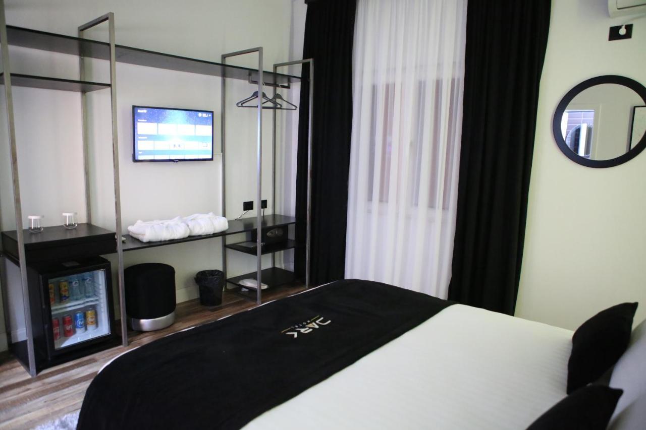 Dark Boutique Hotel Shkoze Esterno foto