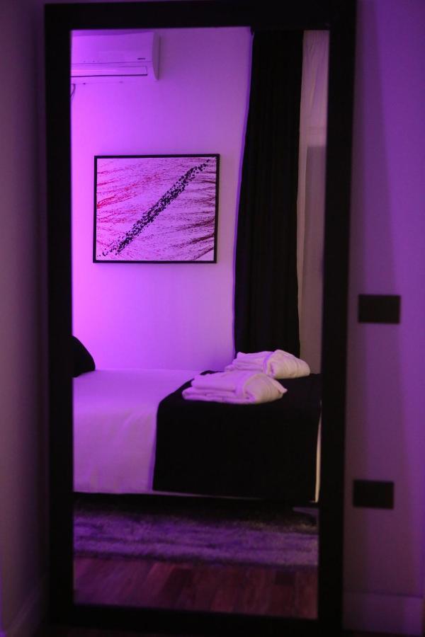 Dark Boutique Hotel Shkoze Esterno foto