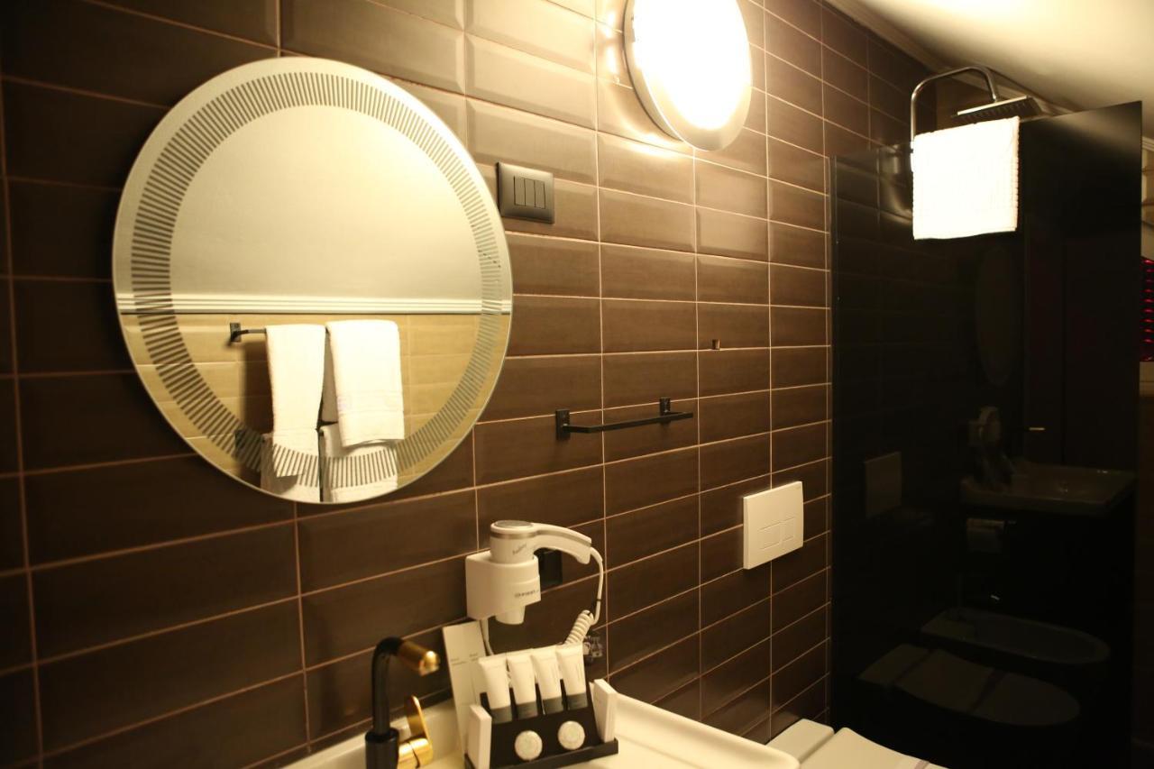 Dark Boutique Hotel Shkoze Esterno foto