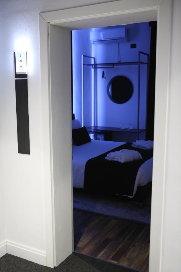 Dark Boutique Hotel Shkoze Esterno foto