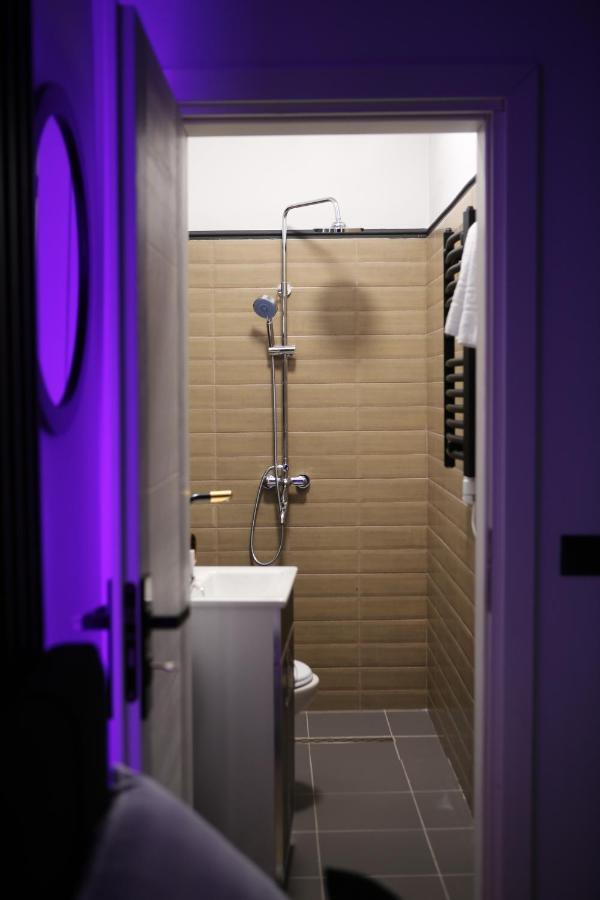 Dark Boutique Hotel Shkoze Esterno foto