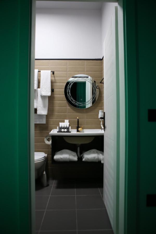 Dark Boutique Hotel Shkoze Esterno foto