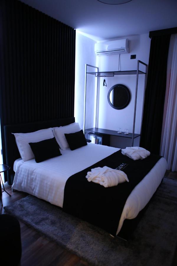 Dark Boutique Hotel Shkoze Esterno foto