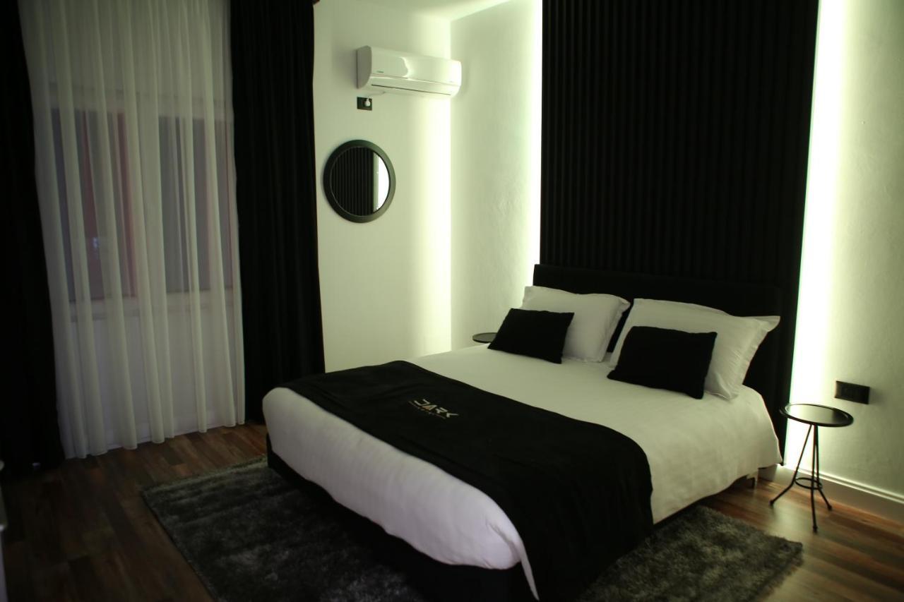 Dark Boutique Hotel Shkoze Esterno foto